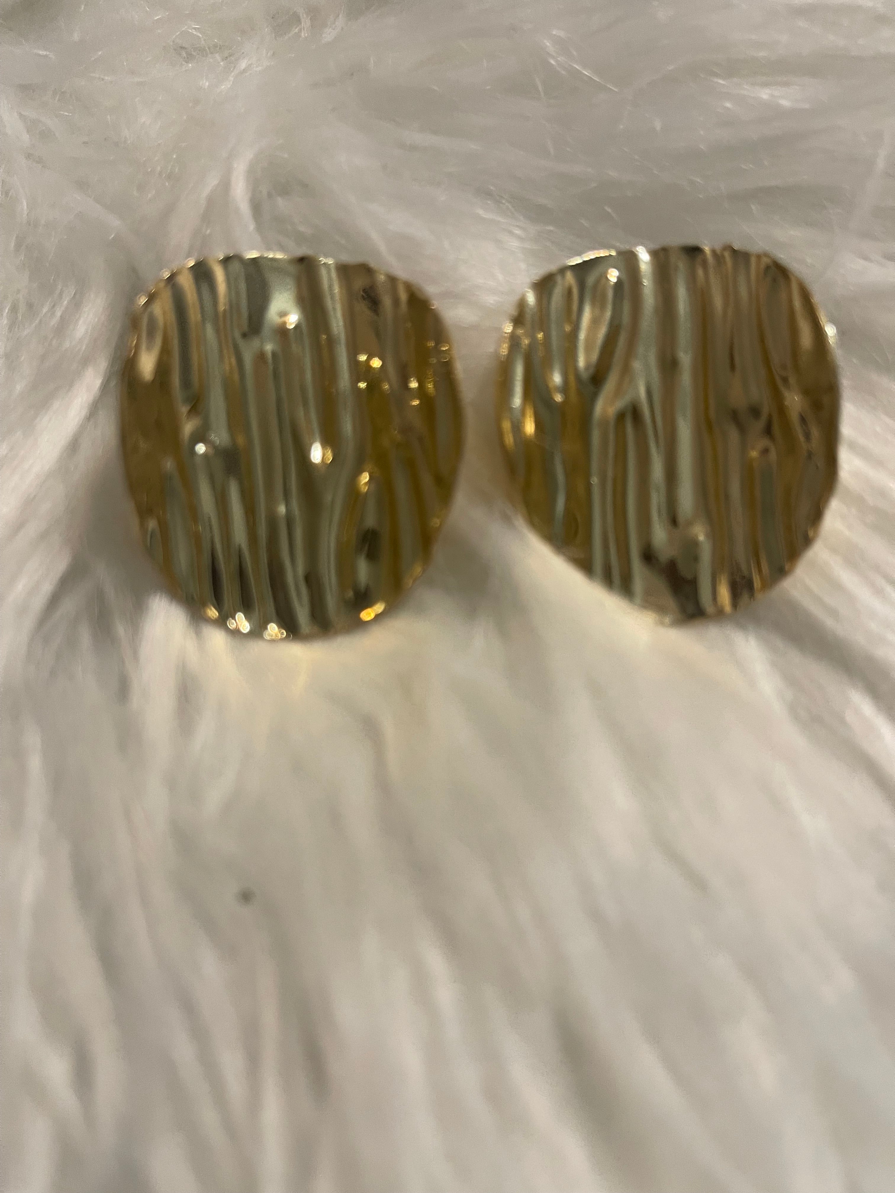 Gold-tone Texture Wavy Oversize Stud Earrings