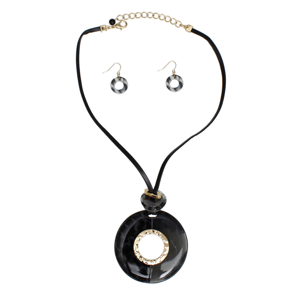 Pendant Tribal Black Leopard Ring Leather Necklace